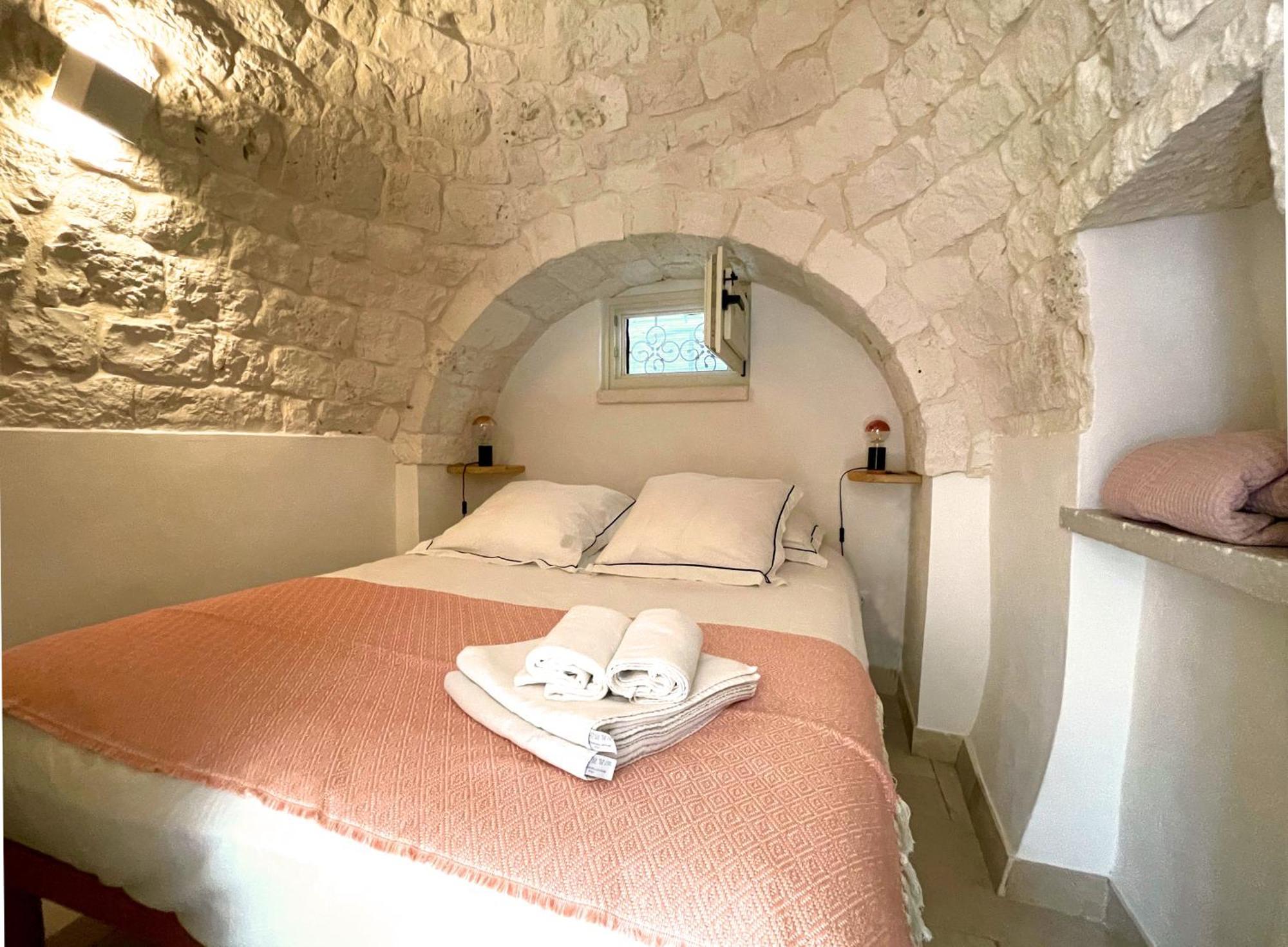Trullo Panna Fragola - Exclusive Four Bedroom Villa & Private Pool マルティナ・フランカ エクステリア 写真