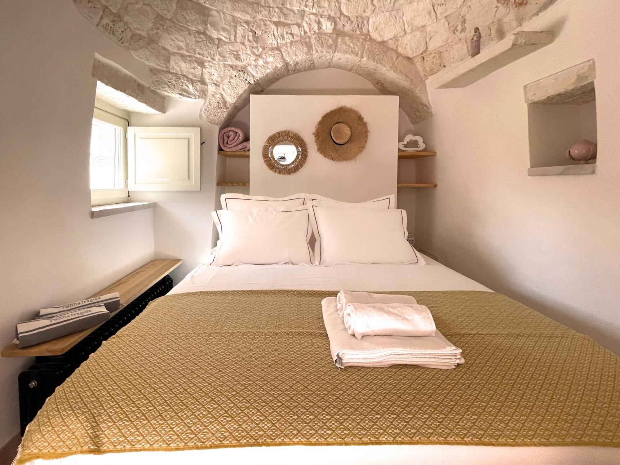 Trullo Panna Fragola - Exclusive Four Bedroom Villa & Private Pool マルティナ・フランカ エクステリア 写真